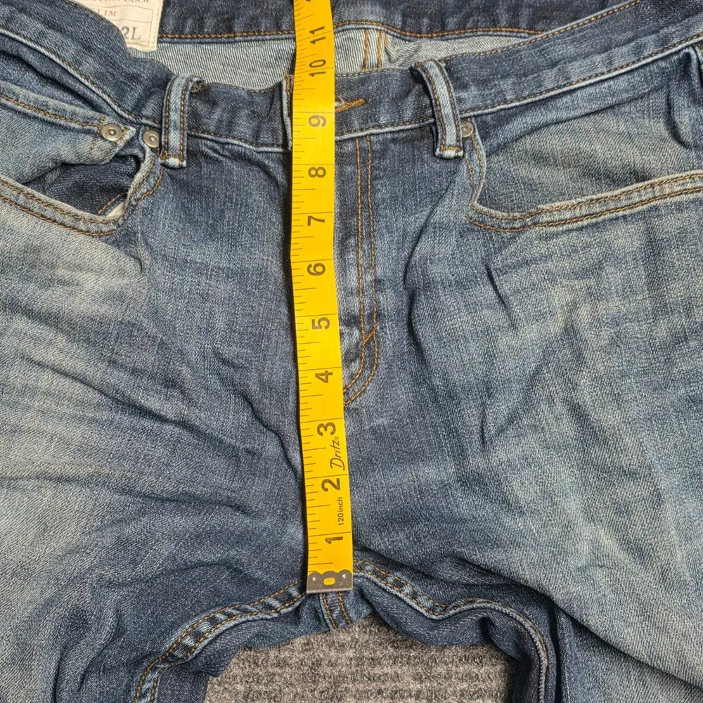 Banana Republic‎ Slim Fit Jeans  Men's Size 32x32 Medium Wash Denim Distressed
